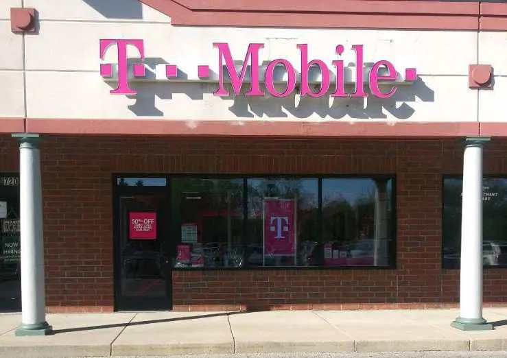 Exterior photo of T-Mobile store at Northwest Hwy & Route 22, Fox River Grove, IL
