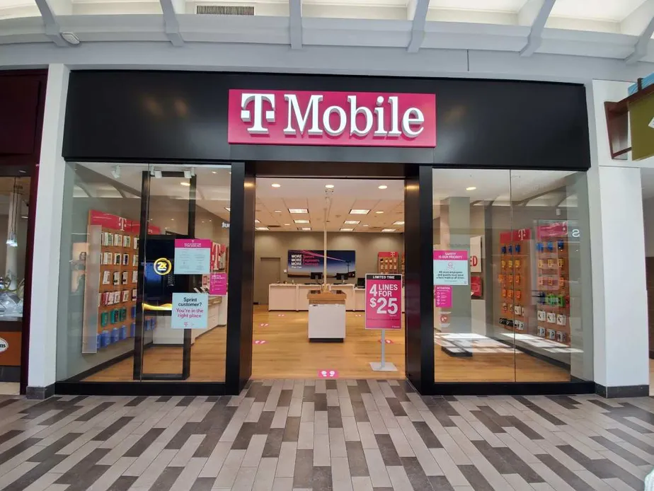 Exterior photo of T-Mobile store at Coastland Center 5, Naples, FL