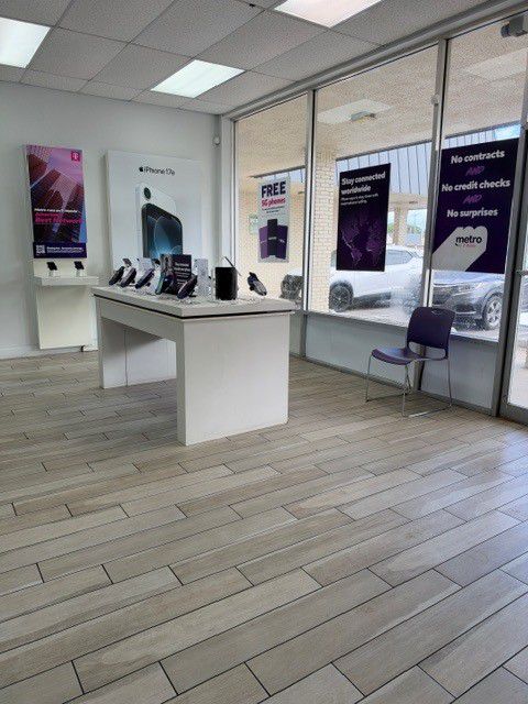Metro by T-Mobile 4552 Lake Worth Rd - 4552 Lake Worth Rd 