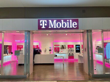 Exterior photo of T-Mobile Store at Pueblo Mall, Pueblo, CO