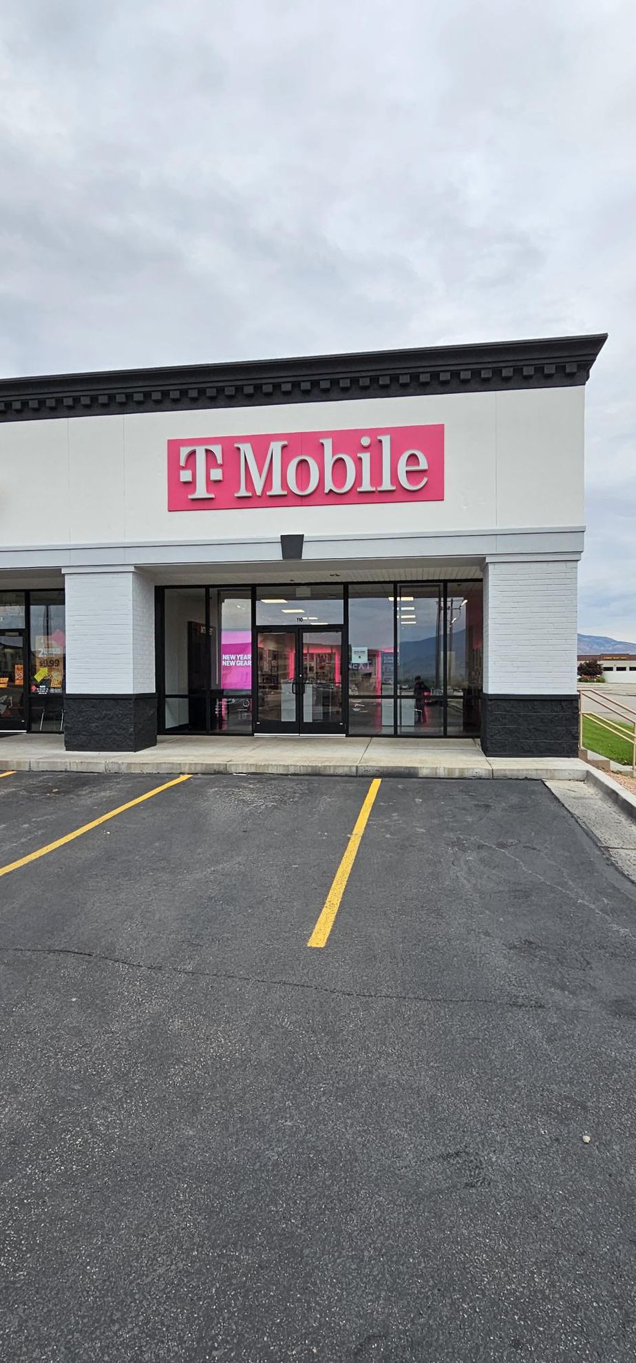 Exterior photo of T-Mobile Store at S St & 1500 St S, Richfield, UT