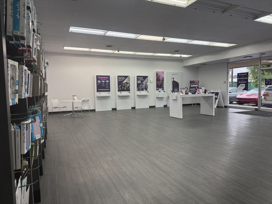 Metro by T-Mobile 9 Main St - 9 Main St 