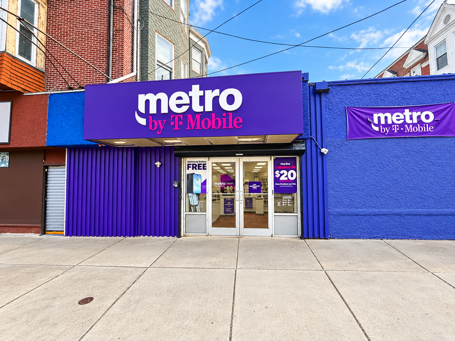Metro by T-Mobile 1402 W Allegheny Ave - 1402 W Allegheny Ave 