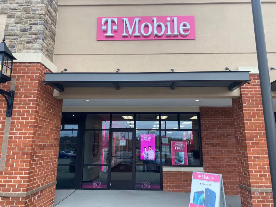 Exterior photo of T-Mobile store at Stone Village Way & Farnham Dr, Midlothian, VA