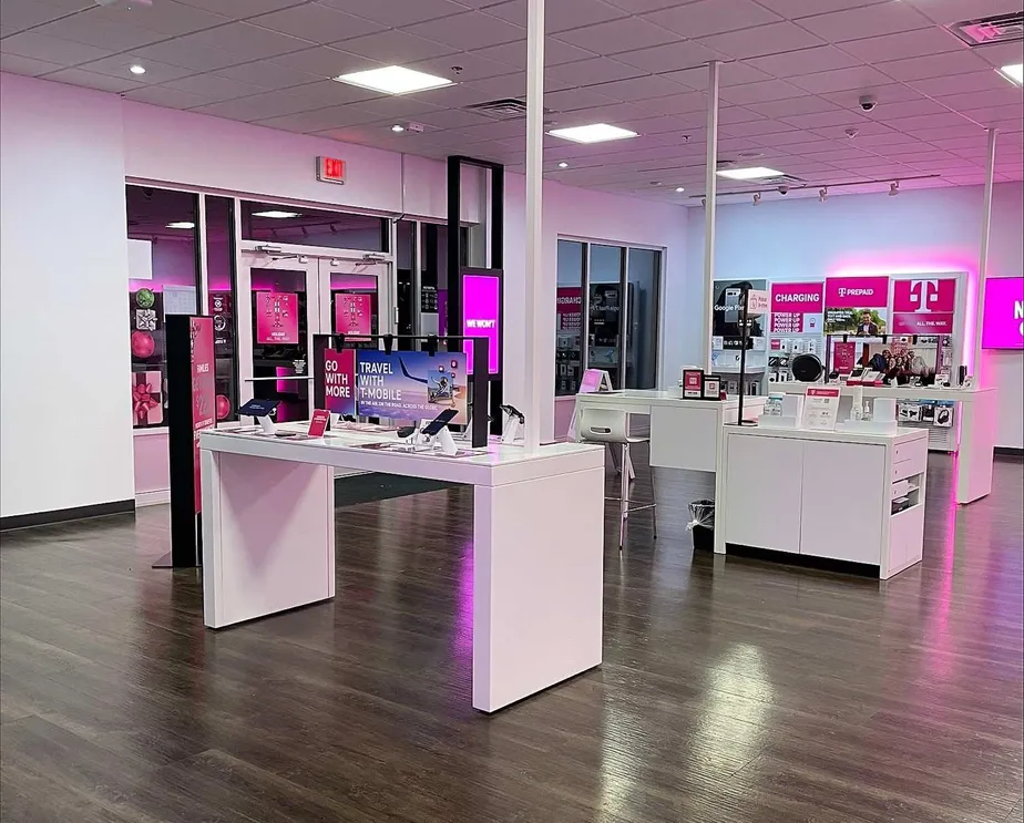 Interior photo of T-Mobile Store at W Poplar Ave & S Byhalia Rd, Collierville, TN