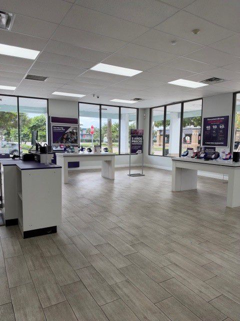Metro by T-Mobile 2435 10Th Ave N - 2435 10Th Ave N 