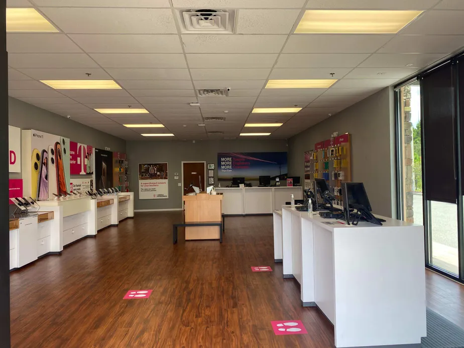 Interior photo of T-Mobile Store at Deer Creek Commerce Ln & St George Dr, Davenport, FL