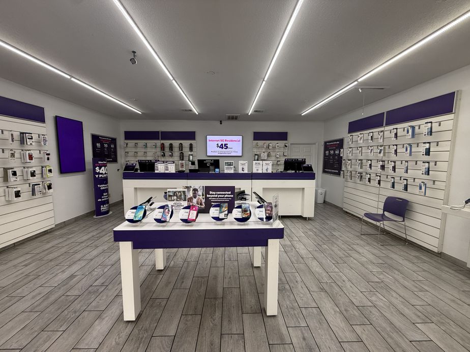 Metro by T-Mobile 1120 Cupples Rd - 1120 Cupples Rd 