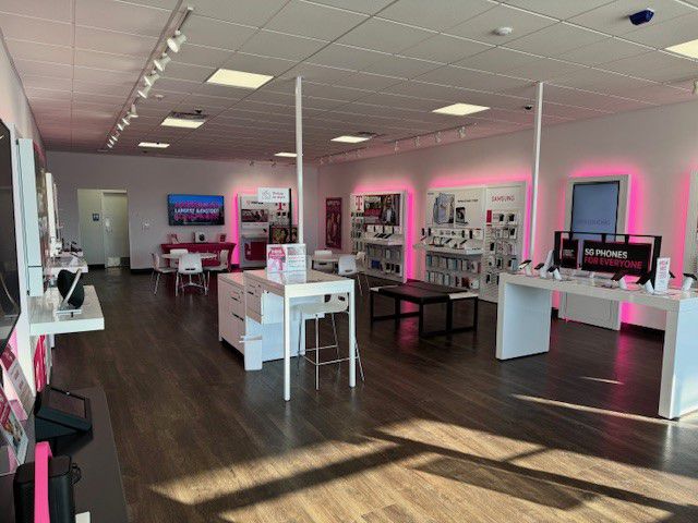 Interior photo of T-Mobile Store at Lexington Ave & S Trimble Rd, Mansfield, OH