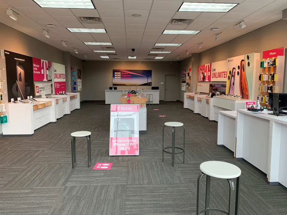  Interior photo of T-Mobile Store at US Hwy 6 & Augusta Blvd, Portage, IN 