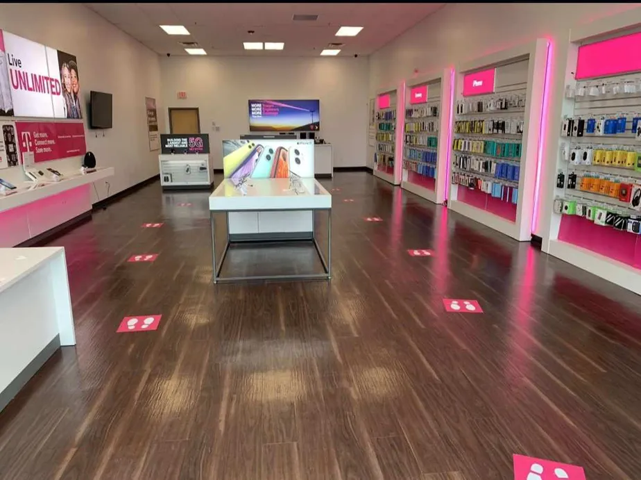 Interior photo of T-Mobile Store at Center Rd & Old Eagle Dr, Brunswick, OH