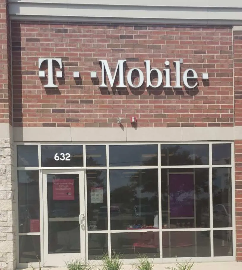 Exterior photo of T-Mobile store at Independence Blvd & Alexander Circle, Romeoville, IL