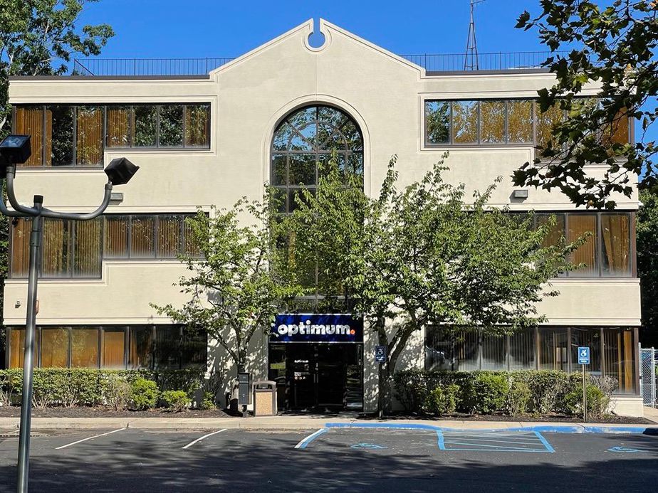 Riverhead 2060 Store Front 3.jpg