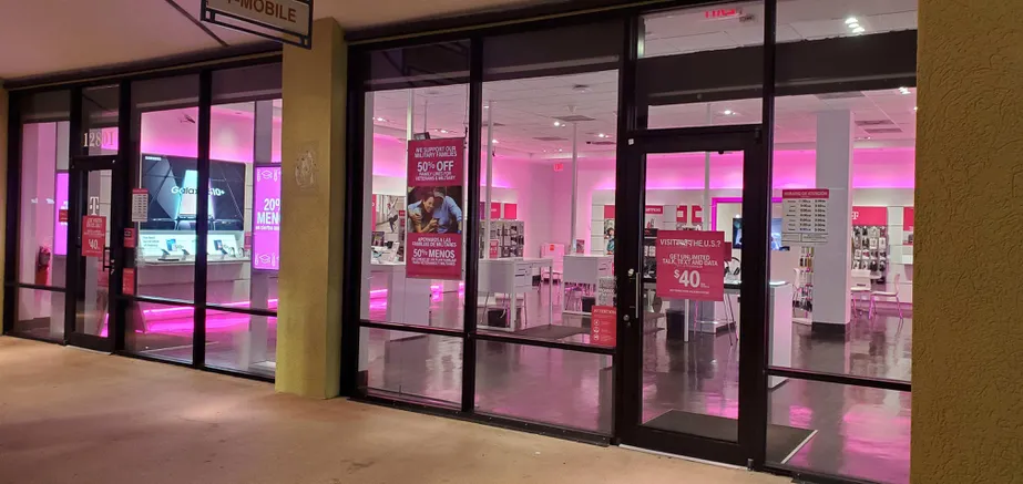 Exterior photo of T-Mobile store at Kendall Corners, Miami, FL