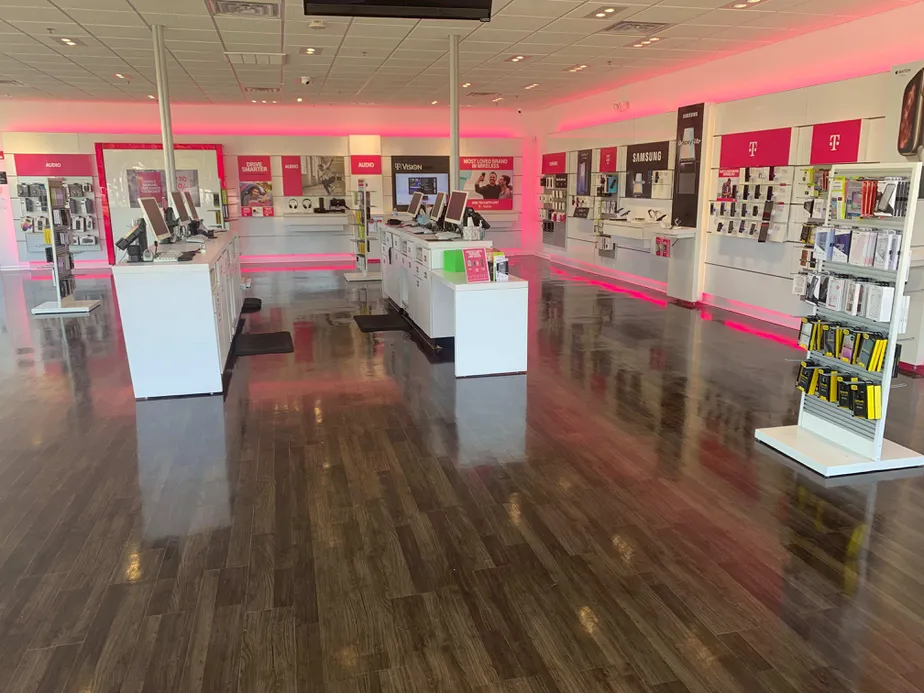  Interior photo of T-Mobile Store at Dempster & Harlem, Niles, IL 