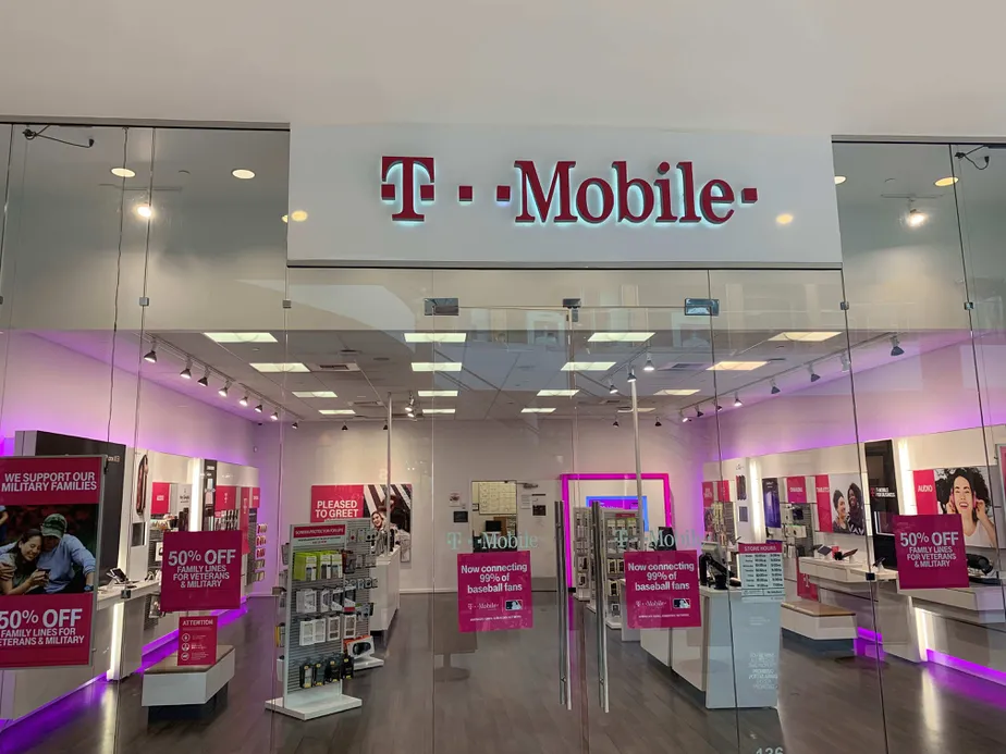 Exterior photo of T-Mobile store at Galleria At Roseville 4, Roseville, CA