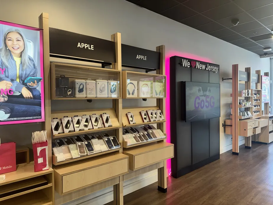  Interior photo of T-Mobile Store at Bloomfield & Watessing, Bloomfield, NJ 