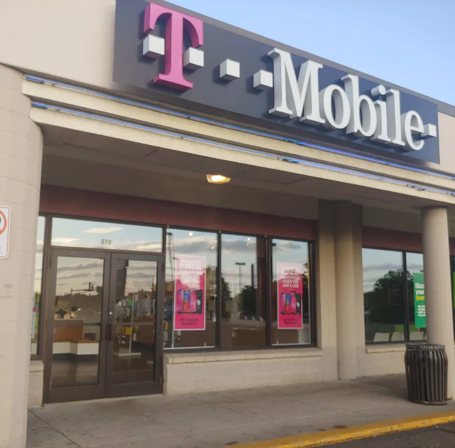 Exterior photo of T-Mobile store at Arcade & Neid 3, St. Paul, MN