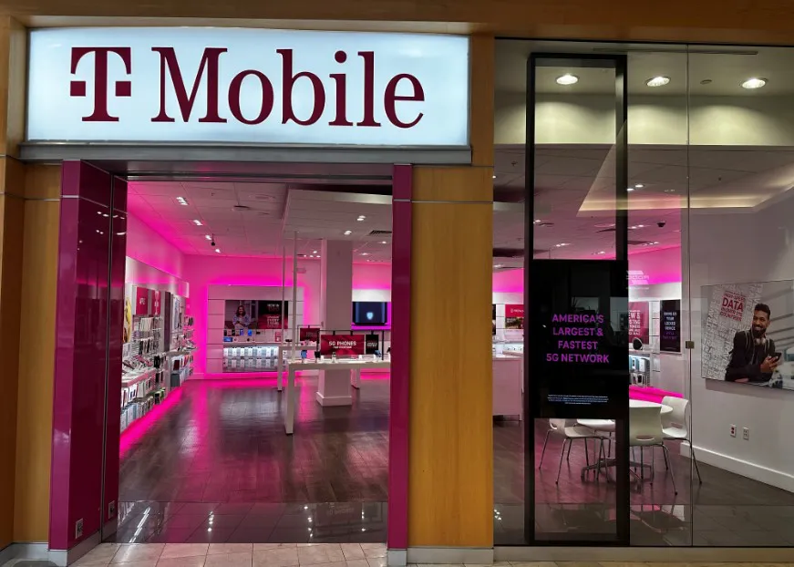  Exterior photo of T-Mobile Store at Chandler Fashion Center - L2, Chandler, AZ 