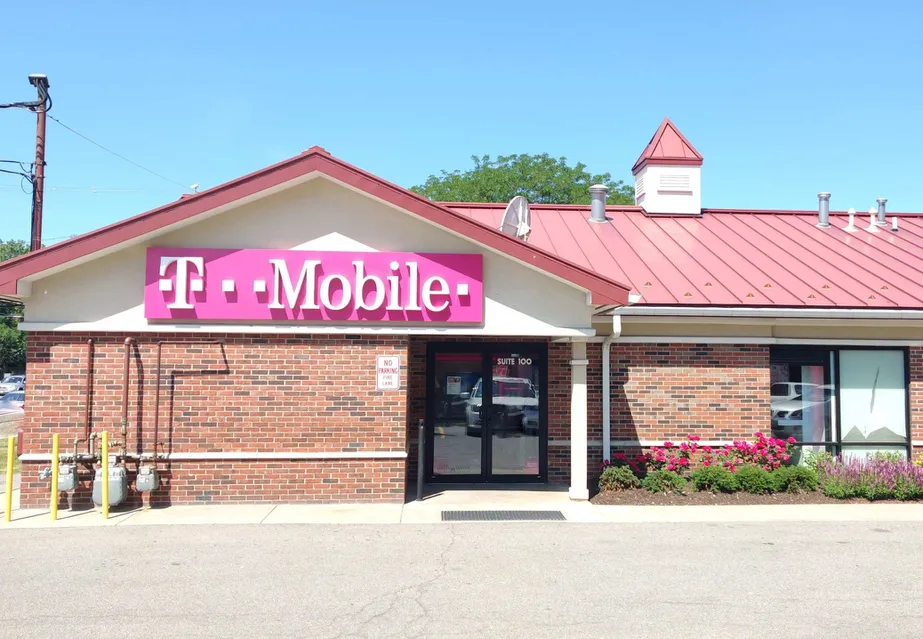 Exterior photo of T-Mobile store at Niagara Falls Blvd & Ridge Lea Road, Amherst, NY