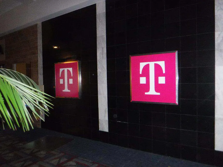 Exterior photo of T-Mobile store at Killeen Mall 3, Killeen, TX