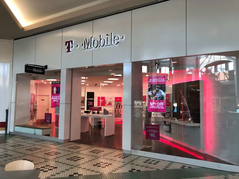 Exterior photo of T-Mobile store at Pembroke Lakes Mall 6, Pembroke Pines, FL