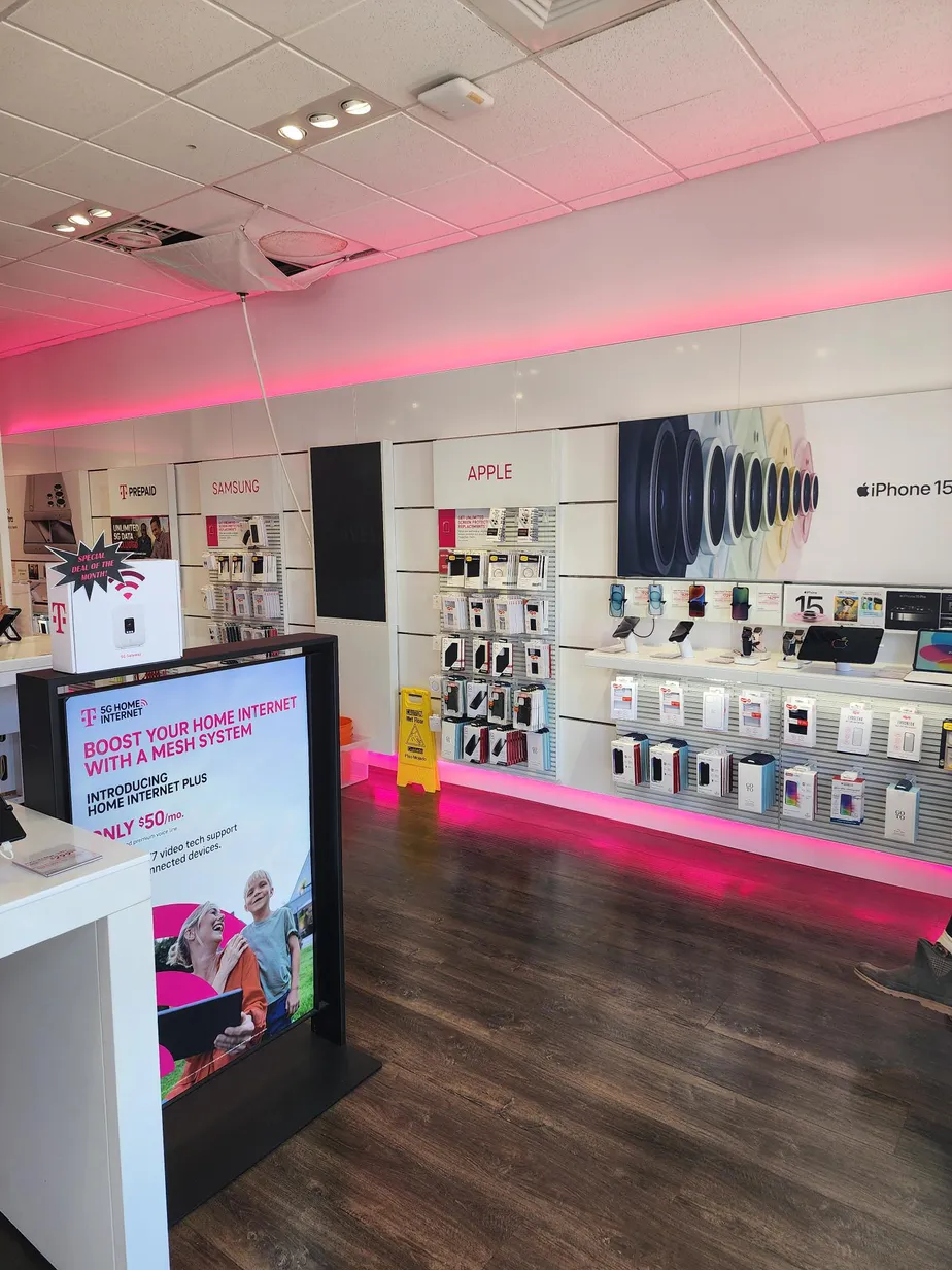  Interior photo of T-Mobile Store at Kunia Shopping Center, Waipahu, HI 