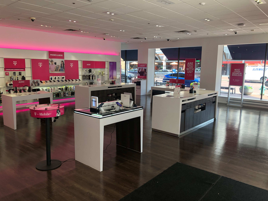  Interior photo of T-Mobile Store at Washington St & Meridian St, Indianapolis, IN 