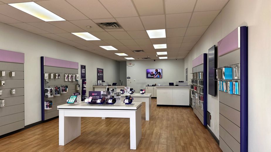 Metro by T-Mobile 1324 Broadway - 1324 Broadway 