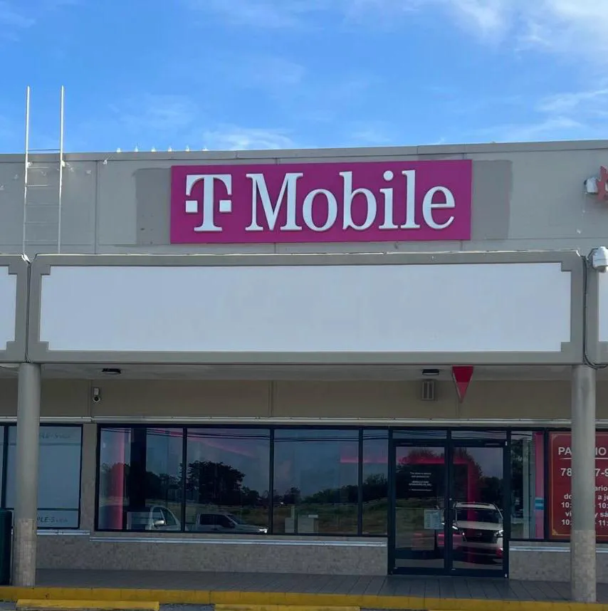  Exterior photo of T-Mobile Store at Plaza Juana Diaz, Juana Diaz, PR 