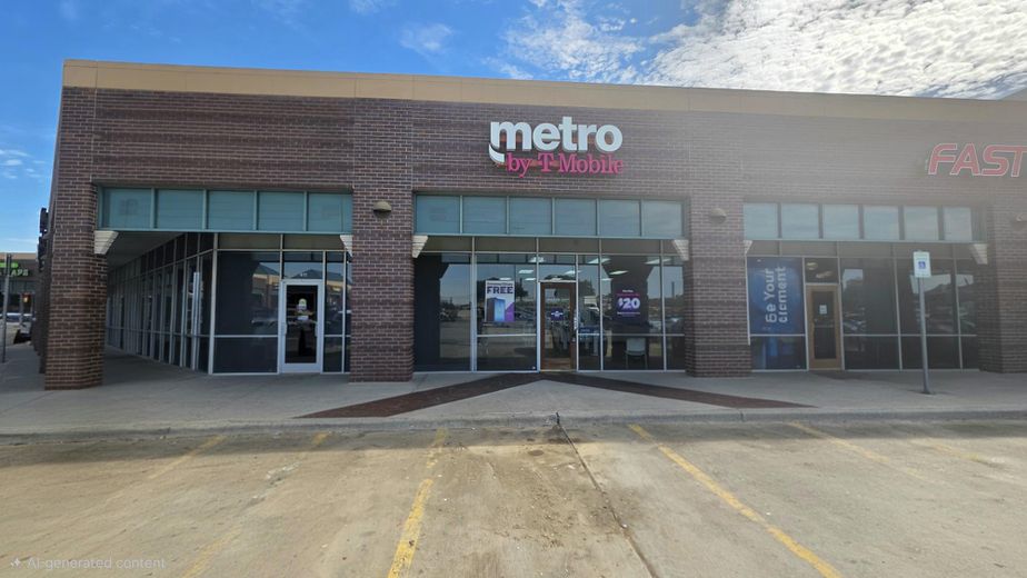 Metro by T-Mobile 2131 N Collins St - 2131 N Collins St 