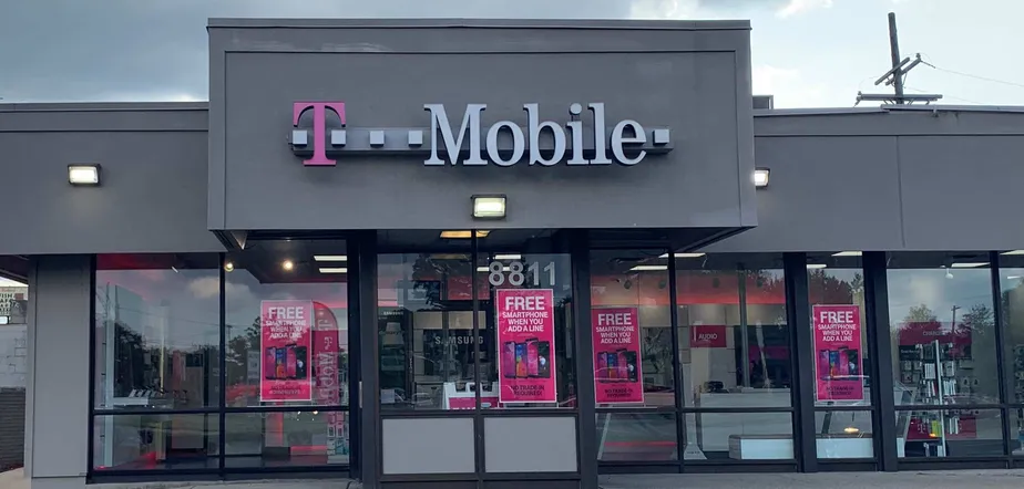  Exterior photo of T-Mobile store at Telegraph & Joy Rd, Redford, MI 