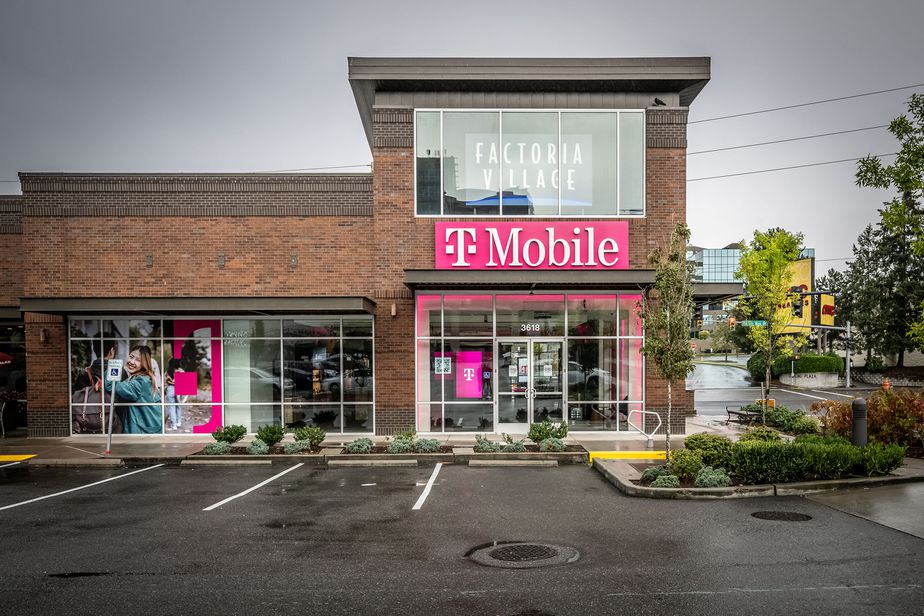 Exterior photo of T-Mobile Store at Factoria & SE 36th St, Bellevue, WA