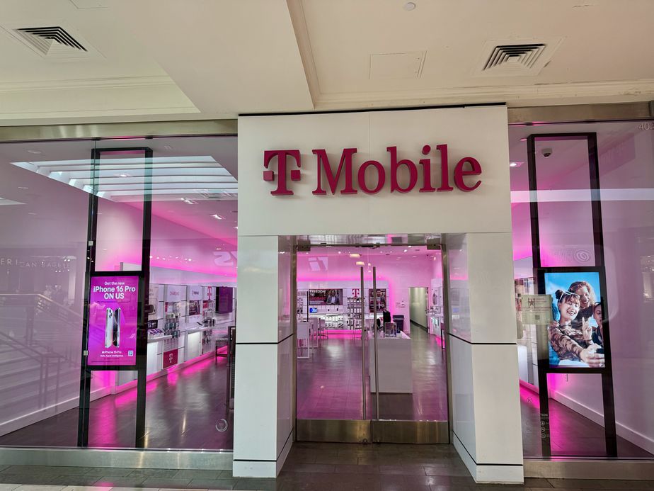 Exterior photo of T-Mobile Store at North Star Mall, San Antonio, TX