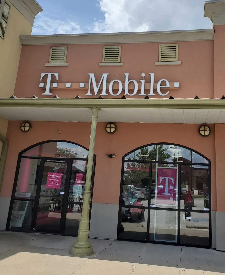 Exterior photo of T-Mobile store at Pleasant Grove Rd & I-49, Rogers, AR