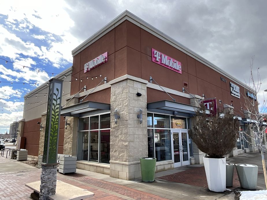 Exterior photo of T-Mobile Store at Mississippi & Havana, Aurora, CO