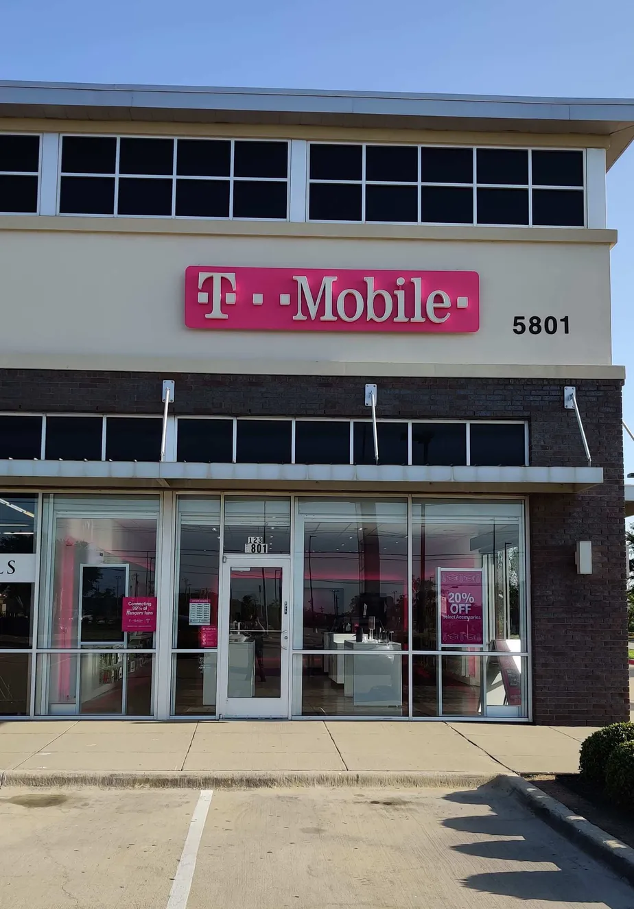 Exterior photo of T-Mobile store at Golden Triangle Blvd & Us 377, Fort Worth, TX