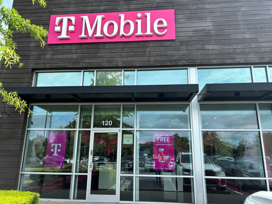 Exterior photo of T-Mobile Store at Peachtree Blvd & Johnson Ferry Rd, Chamblee, GA 
