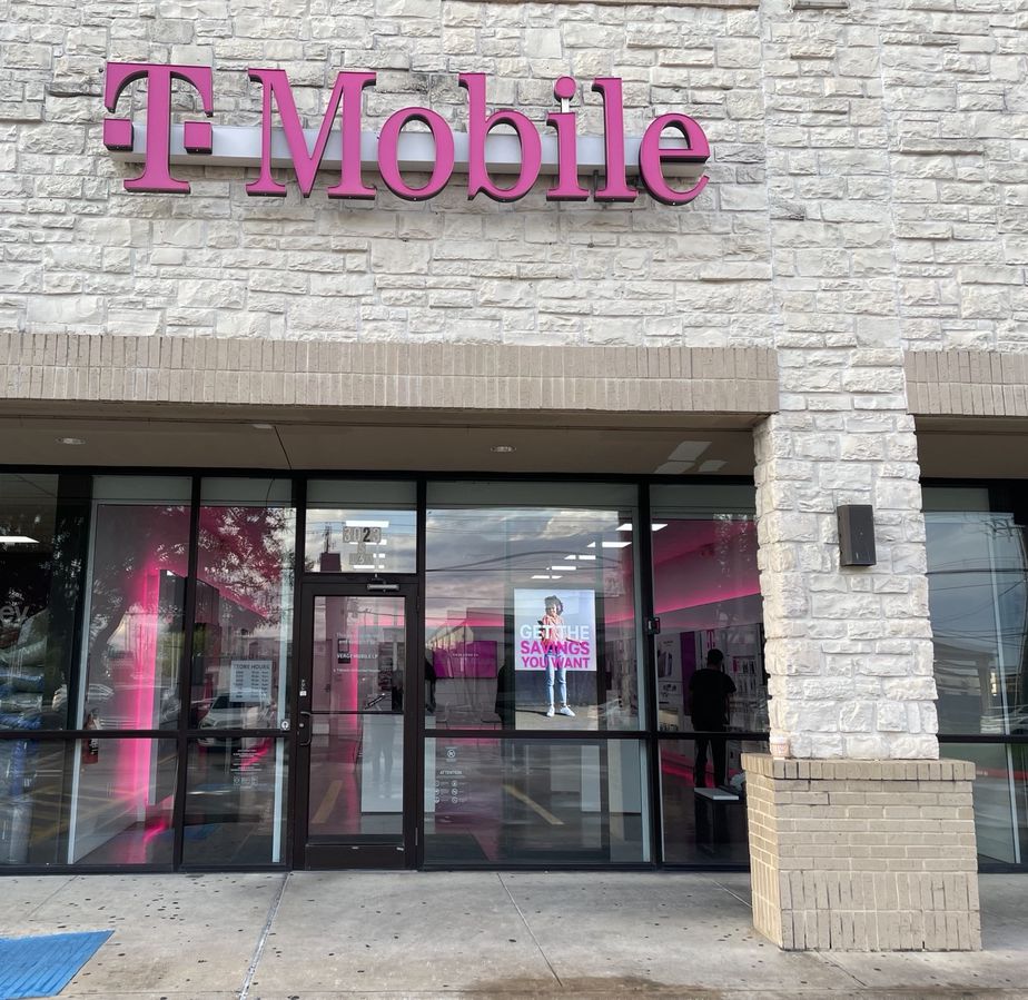 Exterior photo of T-Mobile Store at Spencer Hwy & Shaver, Pasadena, TX