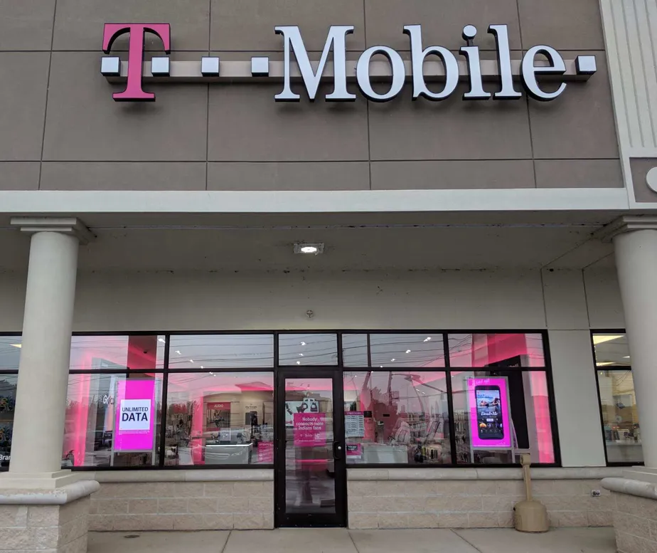  Exterior photo of T-Mobile store at Milan Rd & Oh 2, Sandusky, OH 