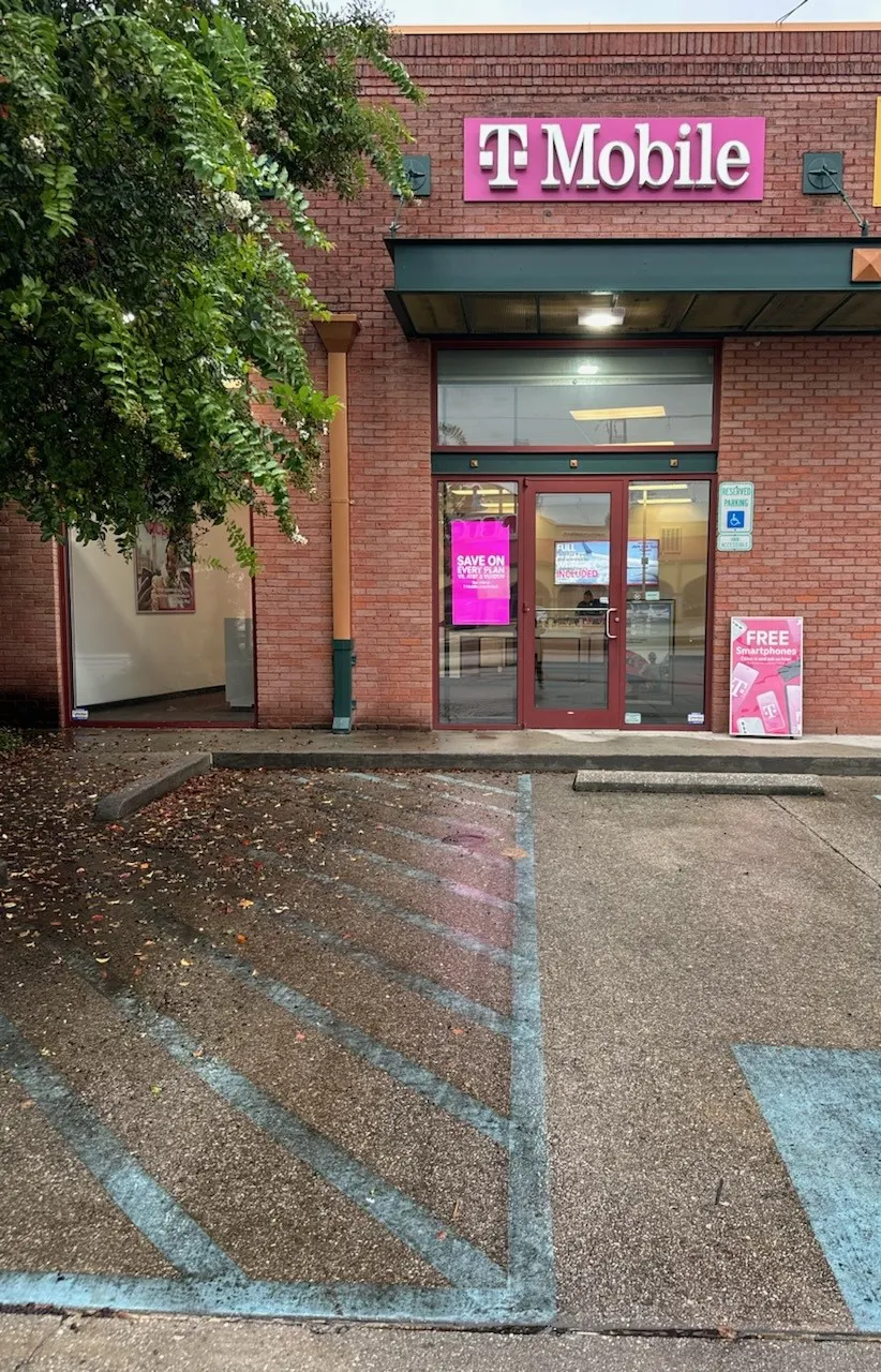  Exterior photo of T-Mobile Store at Tchoupitoulas St & Leontine St, New Orleans, LA 