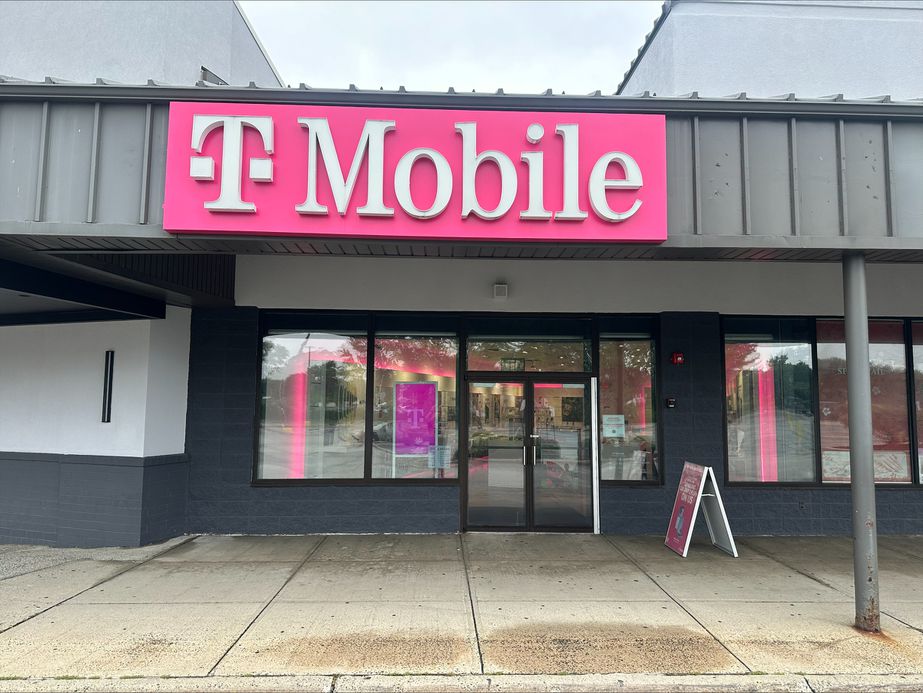 Exterior photo of T-Mobile Store at Spring Valley Marketplace, Spring Valley, NY