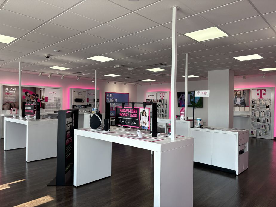 Interior photo of T-Mobile Store at N Locust Ave & Helton Dr, Lawrenceburg, TN