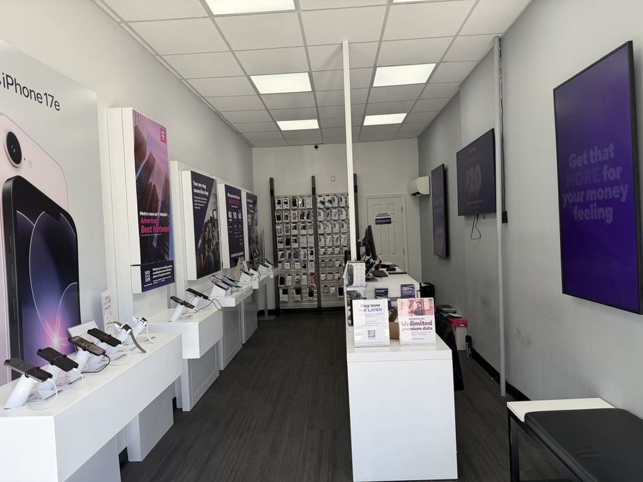 Metro by T-Mobile 1823 Avenue U - 1823 Avenue U 
