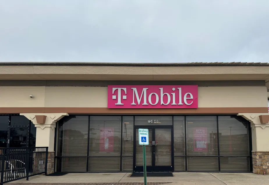  Exterior photo of T-Mobile Store at W Main St & S Edmonds Ln, Lewisville, TX 