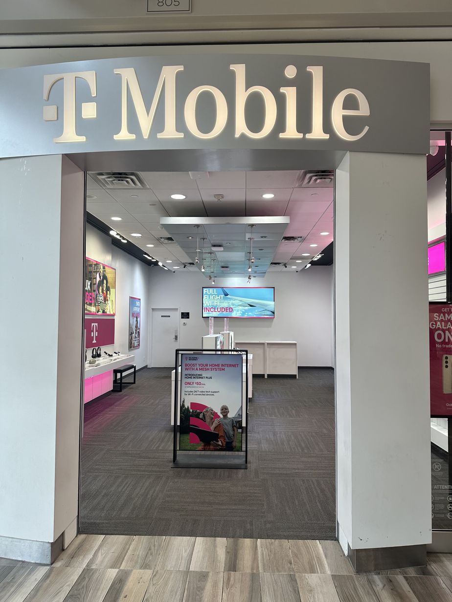 Exterior photo of T-Mobile Store at Rosedale Center - Upper Level, Roseville, MN