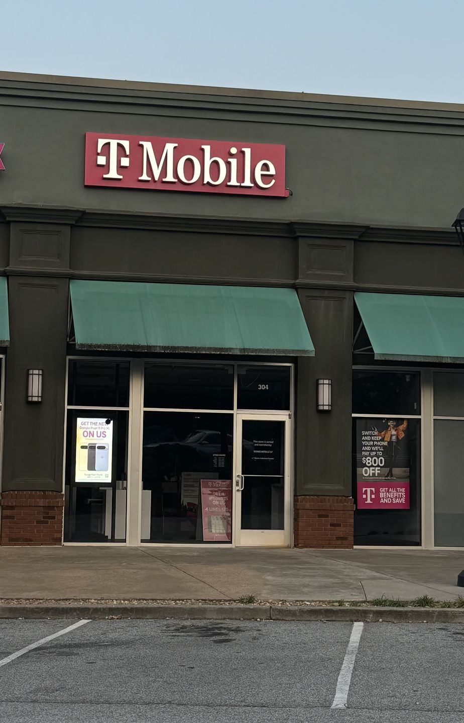 Exterior photo of T-Mobile Store at Roswell Market Place, Roswell, GA