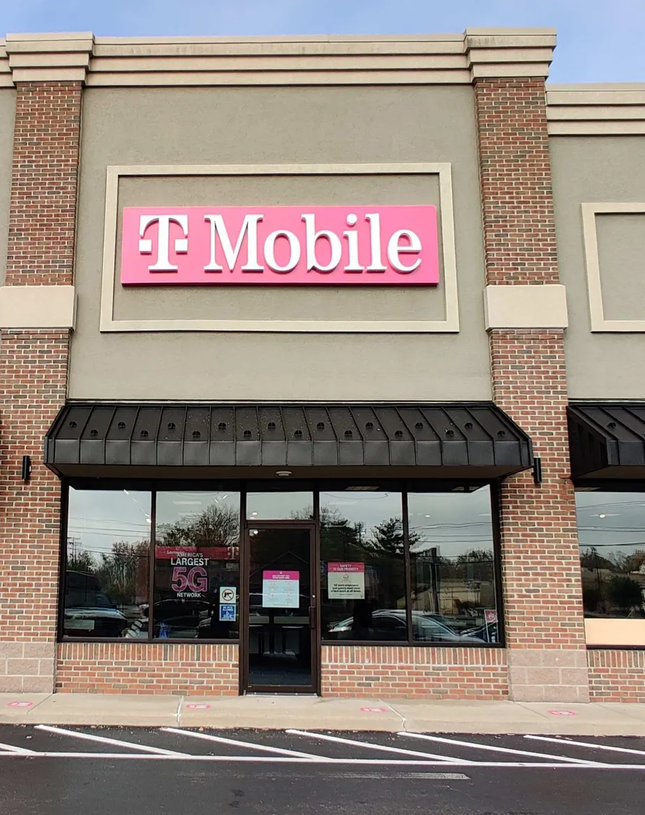 Exterior photo of T-Mobile store at Airport Hwy & Nela Pkwy, Toledo, OH