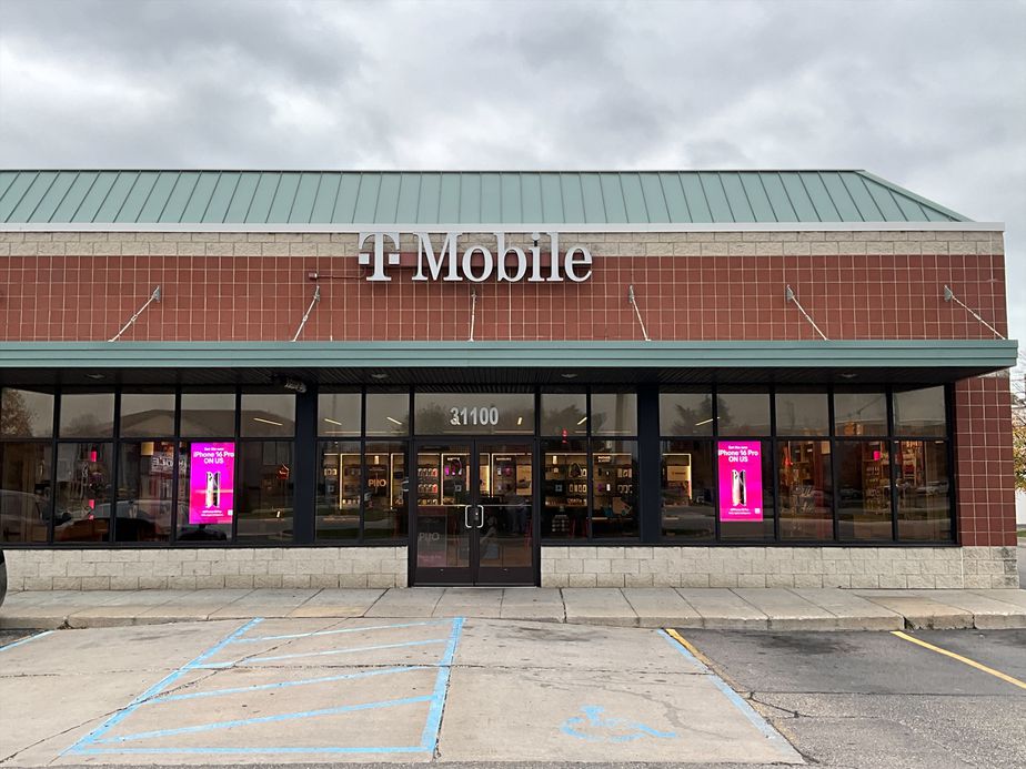 Exterior photo of T-Mobile Store at Gratiot Ave & 13 Mile Rd, Roseville, MI