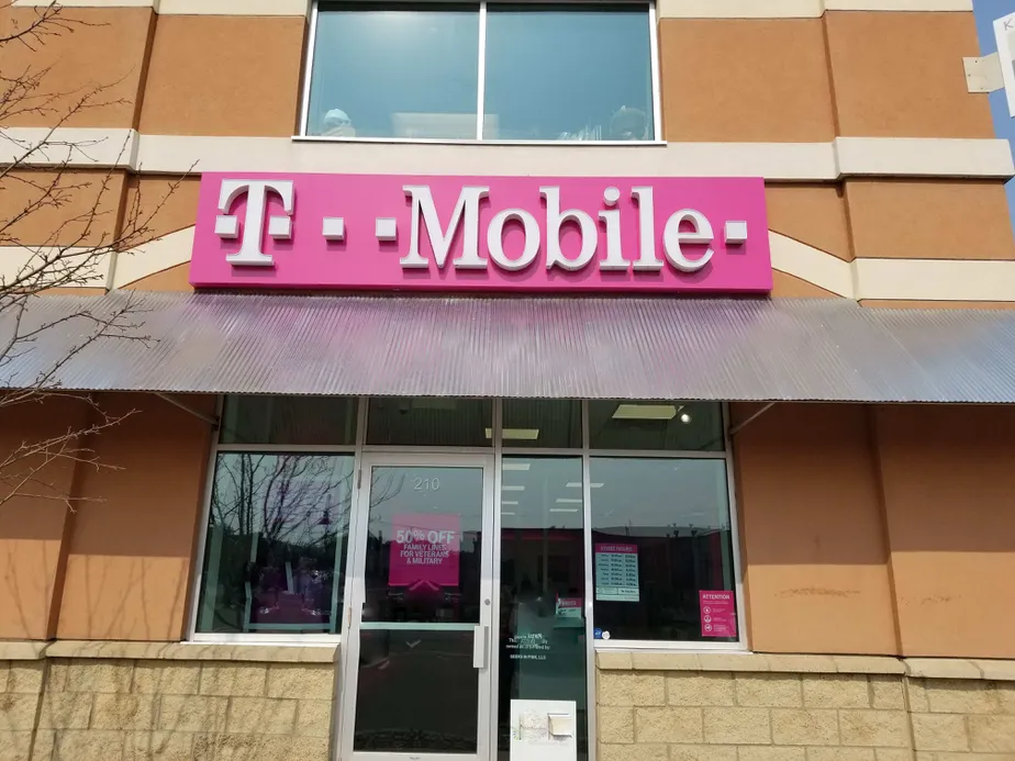 Exterior photo of T-Mobile store at W 1st St & S Maple St, Waconia, MN